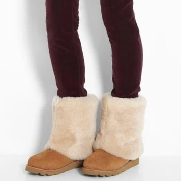 NIB$395 Ugg Maylin Sherpa Sheepskin Shearling Cuff Suede Ankle Boots 7 - Picture 2 of 15